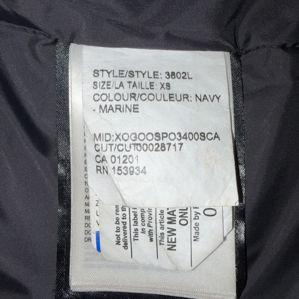 Canada goose navy colour in a great condition - Picture 14 of 16